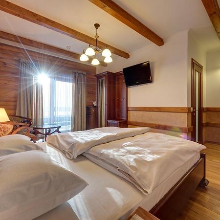 Hotel Perlyna Karpat バコヴェル エクステリア 写真
