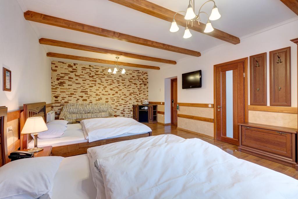 Hotel Perlyna Karpat バコヴェル エクステリア 写真