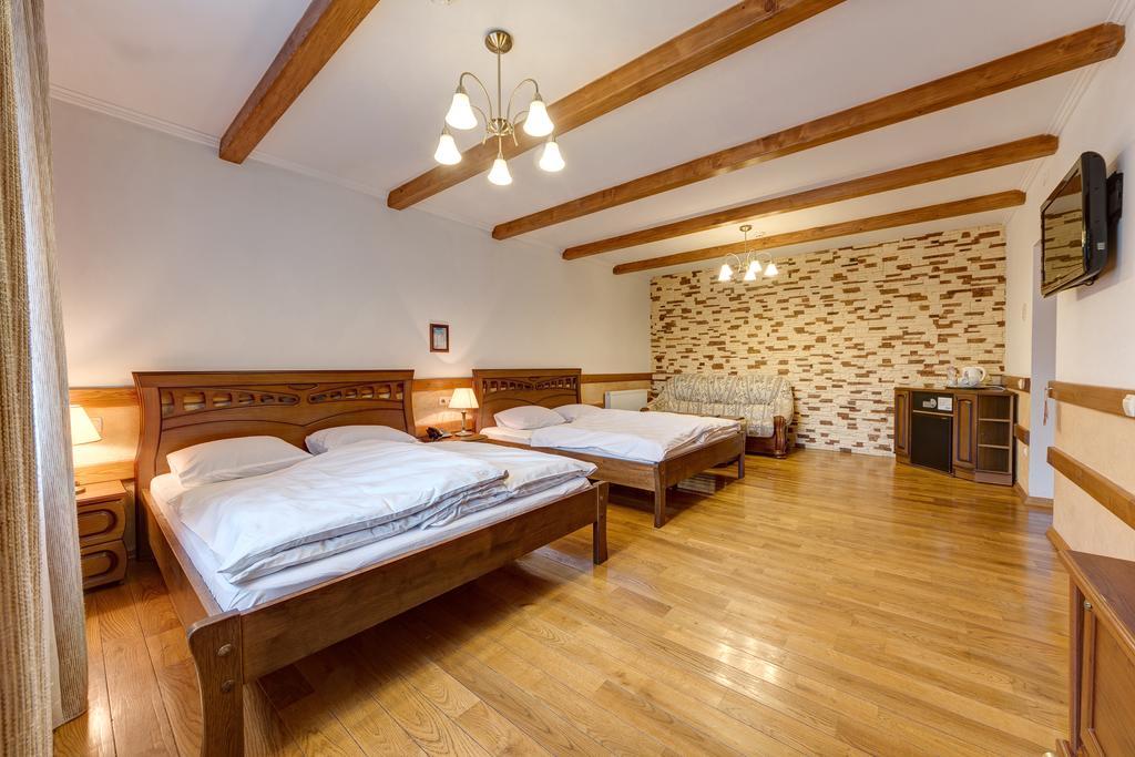 Hotel Perlyna Karpat バコヴェル エクステリア 写真