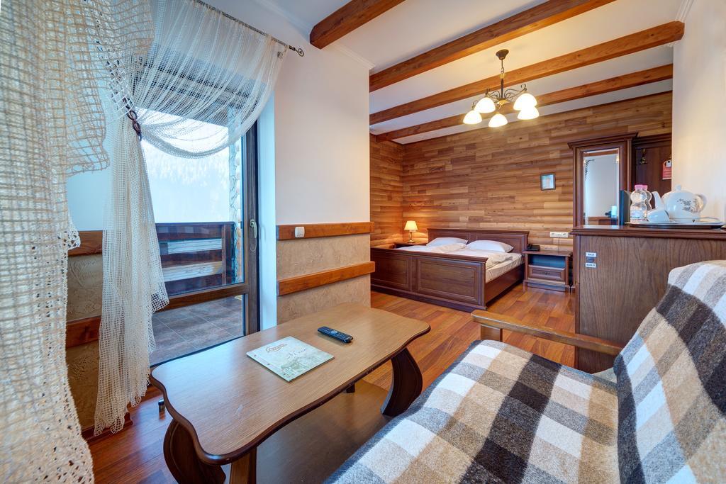 Hotel Perlyna Karpat バコヴェル エクステリア 写真