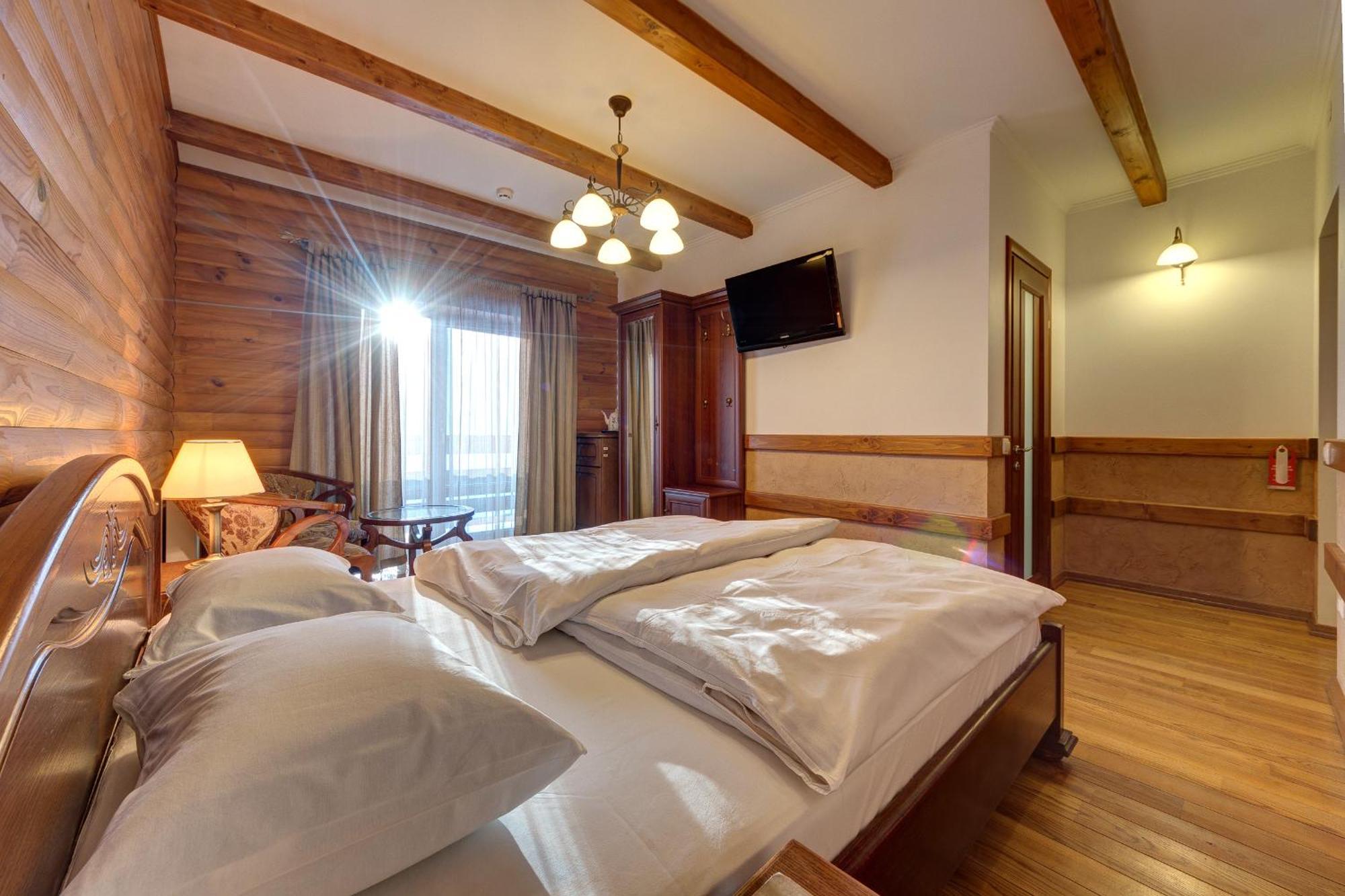 Hotel Perlyna Karpat バコヴェル エクステリア 写真