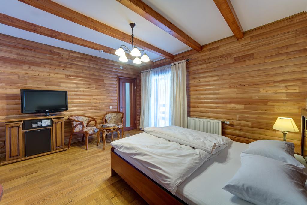 Hotel Perlyna Karpat バコヴェル エクステリア 写真