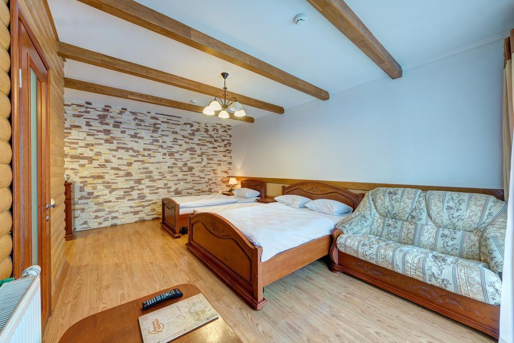 Hotel Perlyna Karpat バコヴェル エクステリア 写真