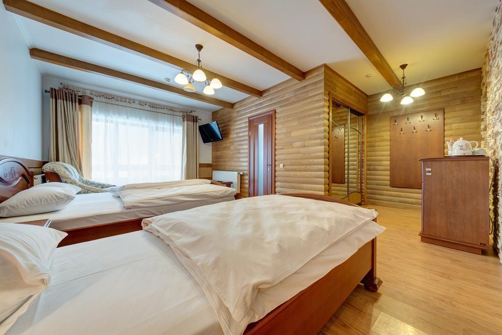 Hotel Perlyna Karpat バコヴェル エクステリア 写真