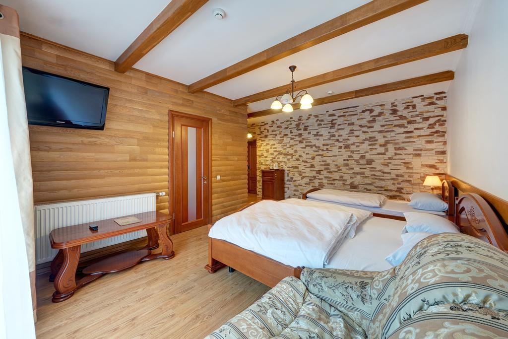 Hotel Perlyna Karpat バコヴェル エクステリア 写真