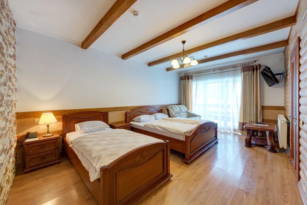 Hotel Perlyna Karpat バコヴェル エクステリア 写真