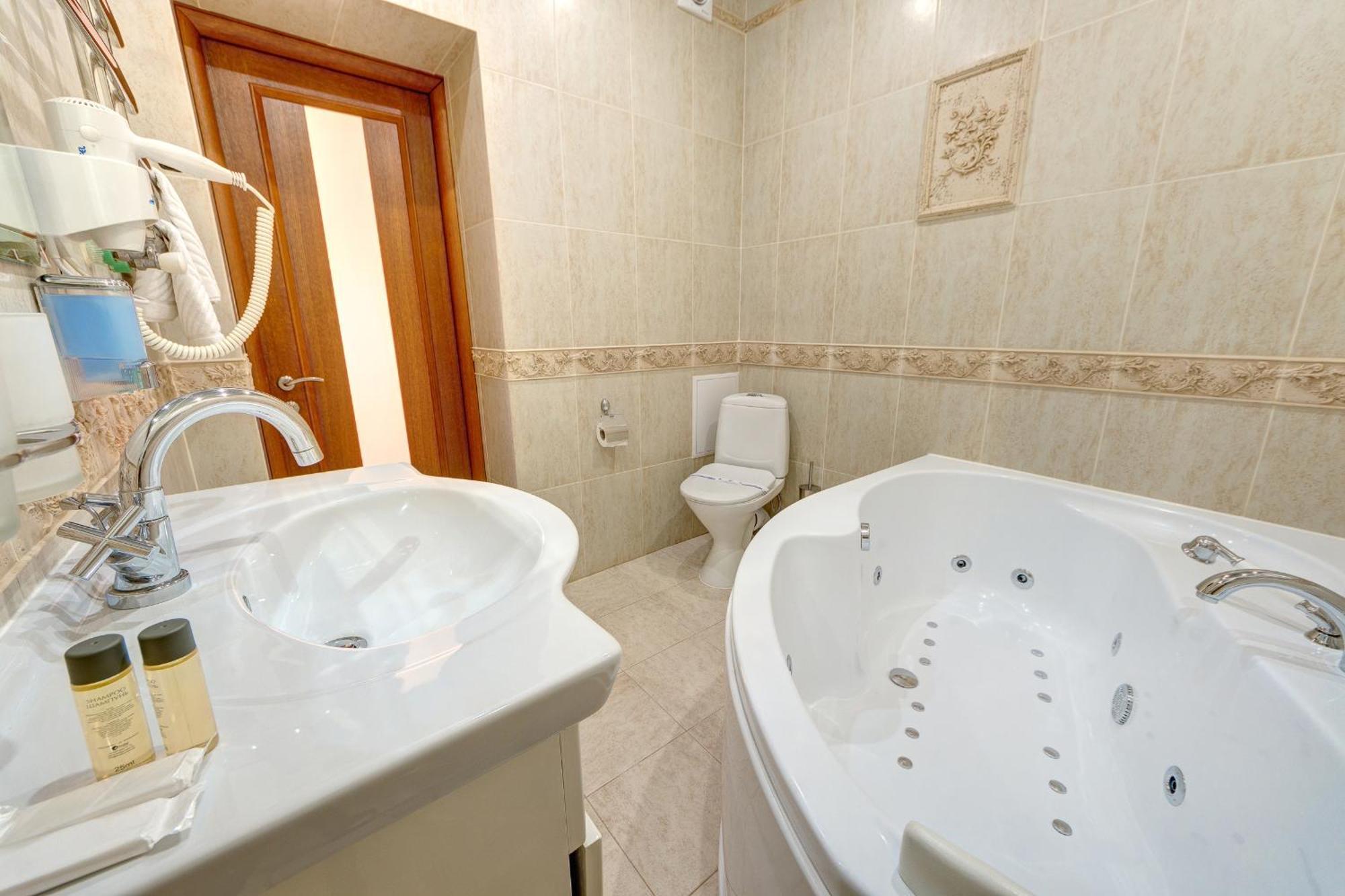 Hotel Perlyna Karpat バコヴェル エクステリア 写真
