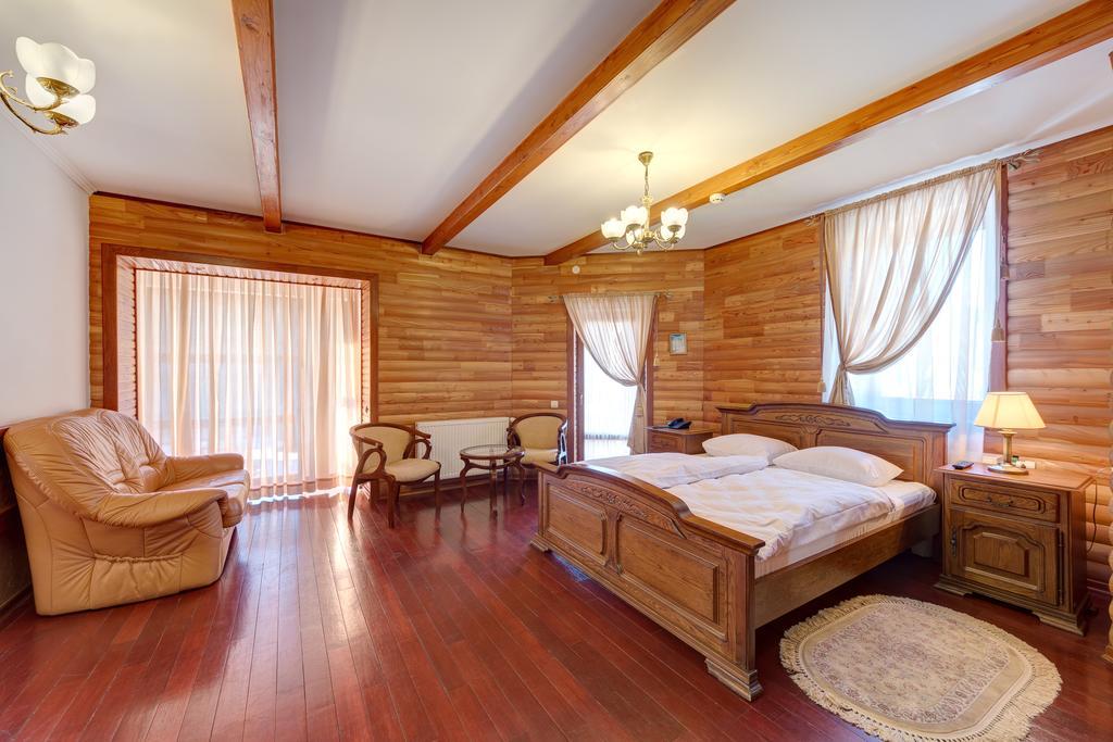 Hotel Perlyna Karpat バコヴェル エクステリア 写真
