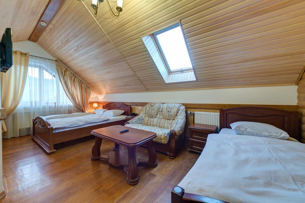 Hotel Perlyna Karpat バコヴェル エクステリア 写真
