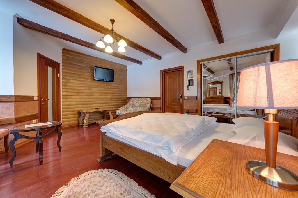Hotel Perlyna Karpat バコヴェル エクステリア 写真