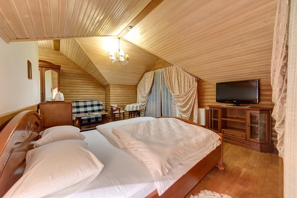 Hotel Perlyna Karpat バコヴェル エクステリア 写真