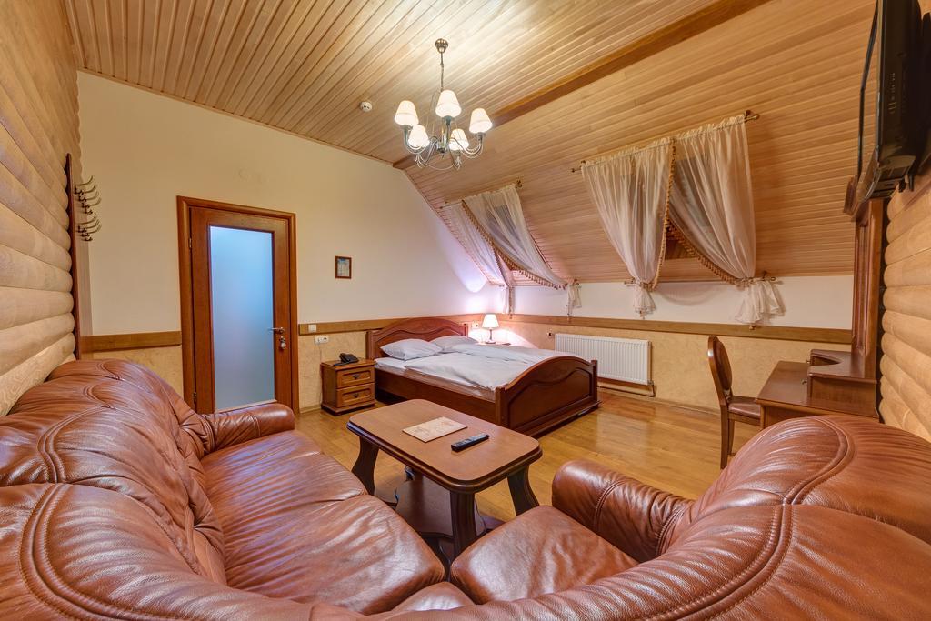 Hotel Perlyna Karpat バコヴェル エクステリア 写真