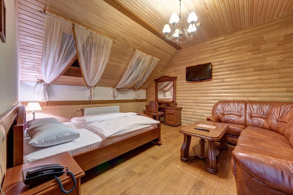 Hotel Perlyna Karpat バコヴェル エクステリア 写真
