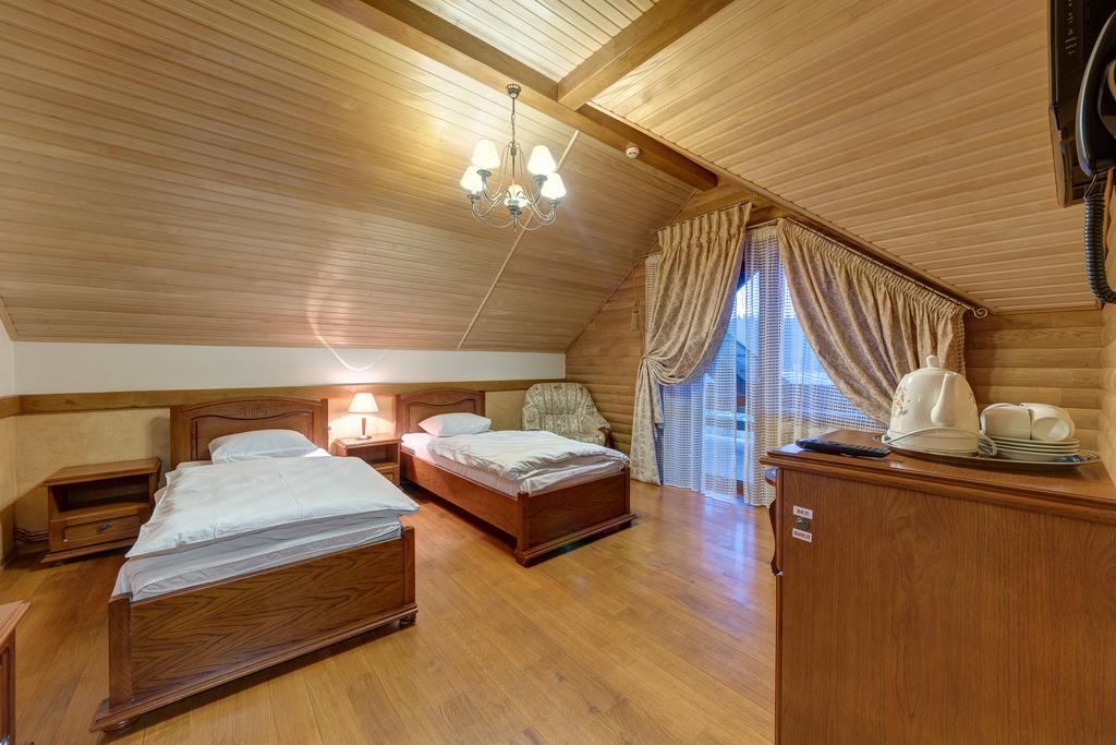 Hotel Perlyna Karpat バコヴェル エクステリア 写真