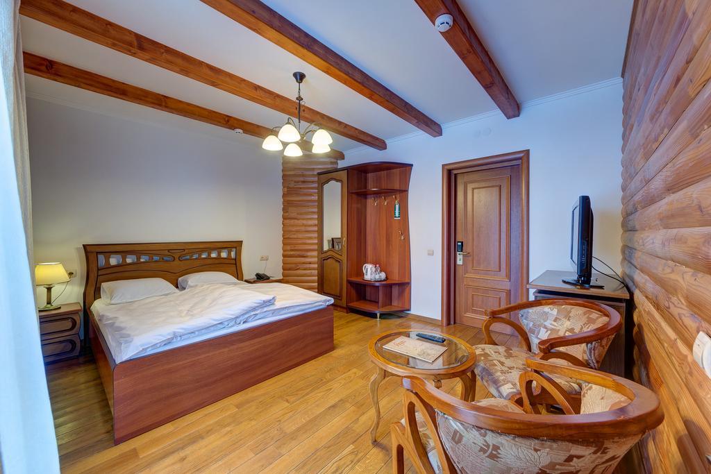 Hotel Perlyna Karpat バコヴェル エクステリア 写真